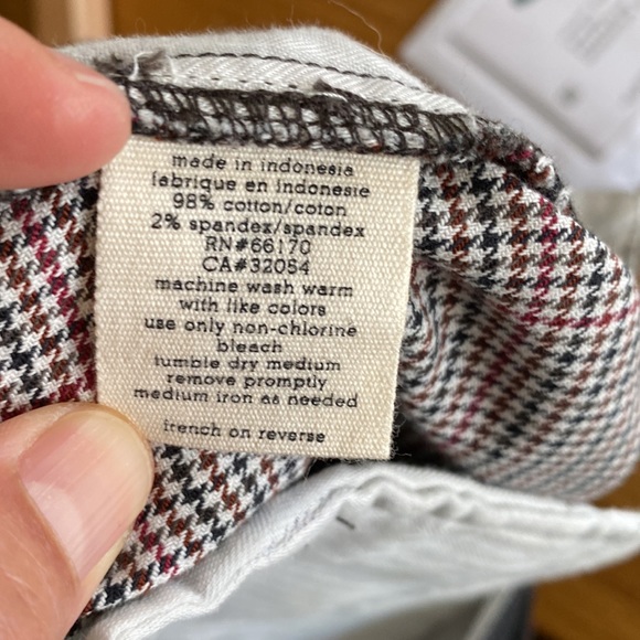 Silence and Noise plaid pants with zippered back and front pockets. - Picture 9 of 9